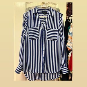 Blue long fit blouse.